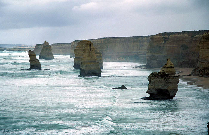 Twelve Apostles - Victoria 
<br>
Photo: Robert Downie -  2004 (EOS 300)