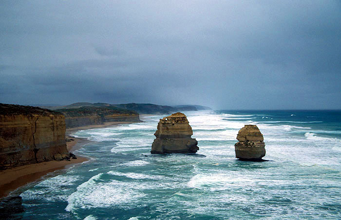 Twelve Apostles - Victoria 
<br>
Photo: Robert Downie -  2004 (EOS 300)