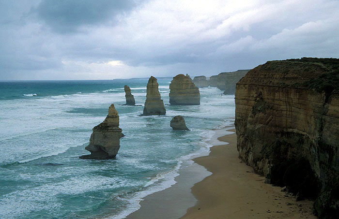 Twelve Apostles - Victoria 
<br>
Photo: Robert Downie -  2004 (EOS 300)
