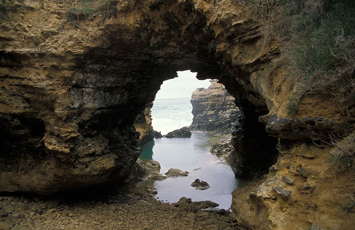 ???? - Great Ocean Road 
<br>
Photo: Robert Downie -  2004 (EOS 300)