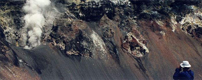 Looking Across the Crater - Gunung Batur - Bali
<br>
Photo: Robert Downie - December 1997 (EOS IX) 