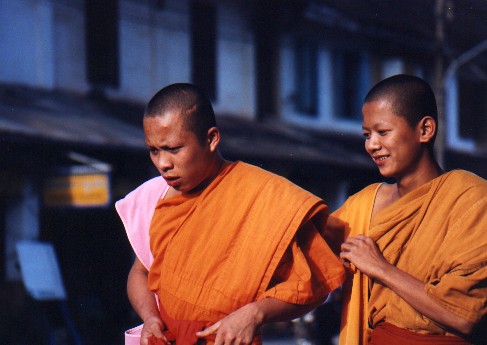 Monks - Luang Phabang
<br>
Photo: Robert Downie - December 2000 (EOS 300) 