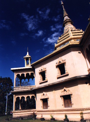 Santi Jedi Peace Pagoda - Luang Phabang
<br>
Photo: Robert Downie - December 2000 (EOS 300) 