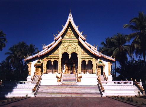 Wat Mai Suwannaphumaham New Temple (1796AD)  - Luang Phabang
<br>
Was at one time the resedance of the Sangkharat or Supreme Patriarch of the Lao Sangha 
<br>
Photo: Robert Downie - December 2000 (EOS 300) 