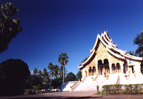 Wat Mai Suwannaphumaham New Temple (1796AD)  - Luang Phabang
<br>
Photo: Robert Downie - December 2000 (EOS 300) 
