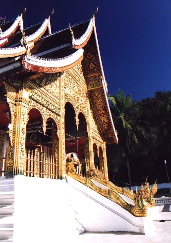 Wat Mai Suwannaphumaham New Temple (1796AD)  - Luang Phabang
<br>
Photo: Robert Downie - December 2000 (EOS 300) 