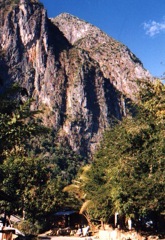 Nong Khiaw
<br>
Photo: Robert Downie - December 2000 (EOS 300) 