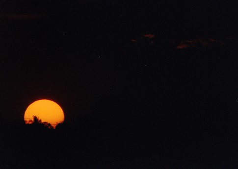 Looking accross at Thailand - Mekong River - Vientiane
<br>
Photo: Robert Downie - December 2000 (EOS 300) 