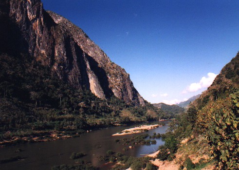 Nong Khiaw
<br>
Photo: Robert Downie - December 2000 (EOS 300) 