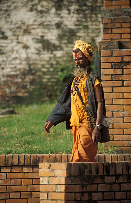Holy Man - Pashupatinath
<br>
Photo: Robert Downie - 2004 (EOS 300)