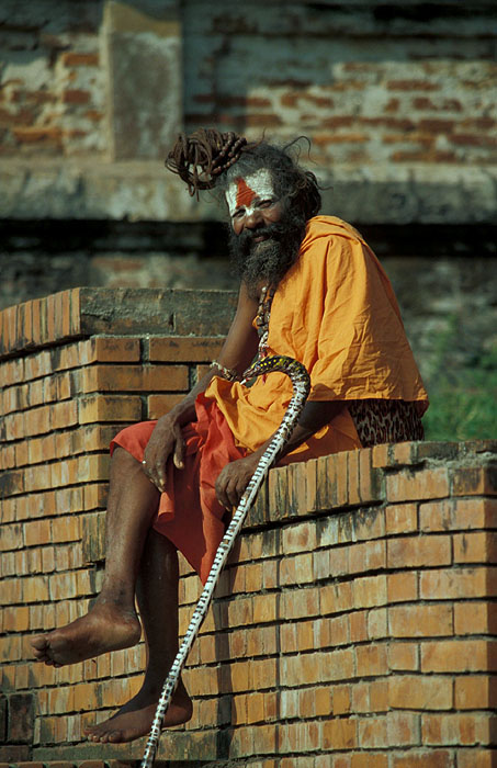 Holy Man - Pashupatinath
<br>
Photo: Robert Downie - 2004 (EOS 300)