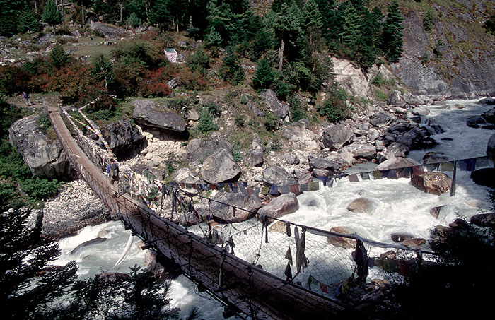 One of the river crossings on the way to Larja Dorbhan (2830m)
<br>
Photo: Robert Downie - 2004 (EOS 300)