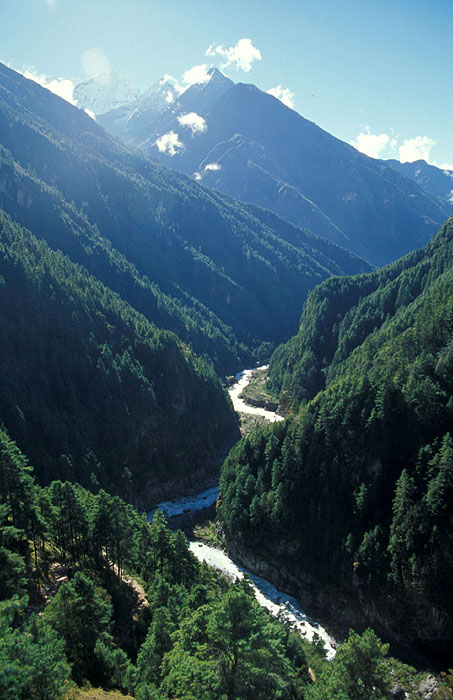 Looking down the Dudh Koshi River
<br>
Photo: Robert Downie - 2004 (EOS 300)