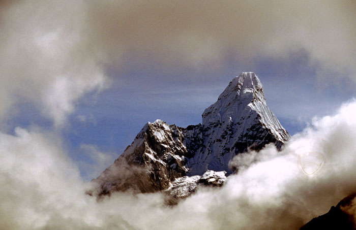 Ama Dablam (6856m) as seen from the Everest View Hotel.
<br>
Photo: Robert Downie - 2004 (EOS 300)