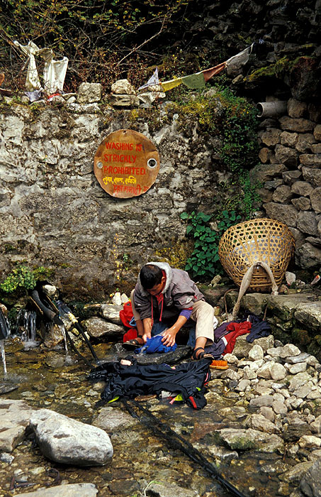 Washing is Strictly Prohibited !- Namche Bazaar (3440m)
<br>
Photo: Robert Downie - 2004 (EOS 300)