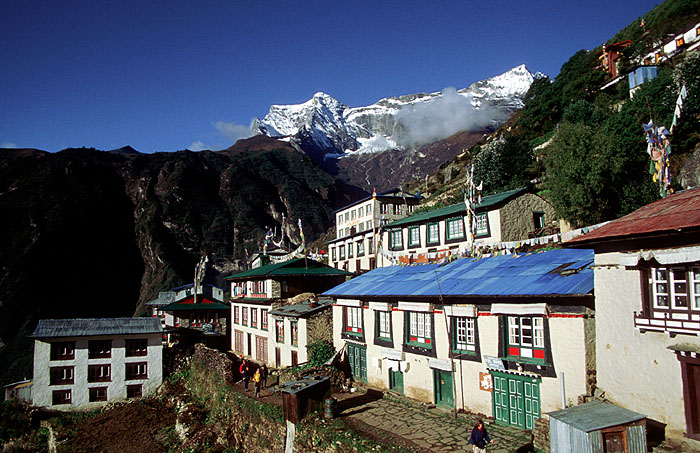 Namche Bazaar (3440m) with the Kwangde peaks in the backgound.
<br>
Robert Downie - 2004 (EOS 300)