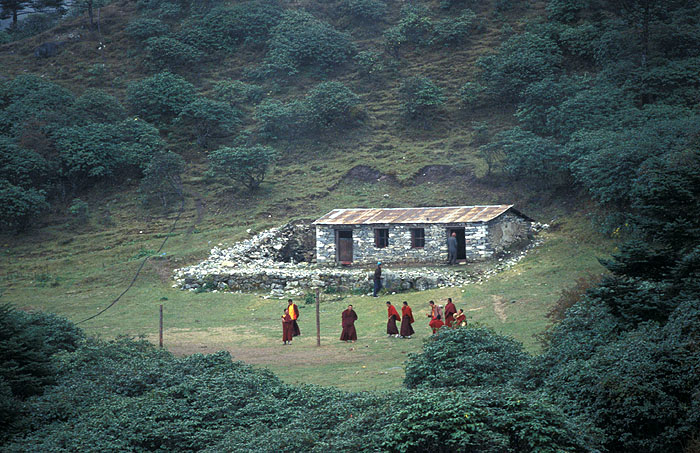 Young monks playing - Tengboche Monastery
<br>
Photo: Robert Downie - 2004 (EOS 300)