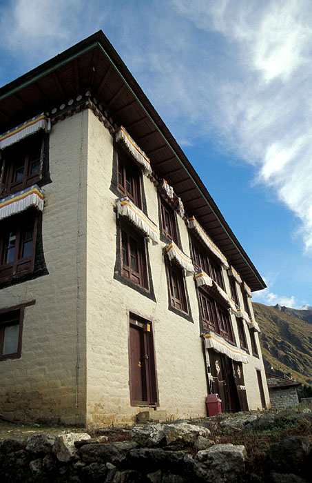 Tengboche Monastery (3870m)
<br>
Photo: Robert Downie - 2004 (EOS 300)
