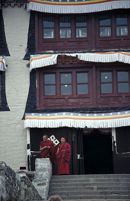 Monks at the front steps of the Tengboche Monastery 
<br>
Photo: Robert Downie - 2004 (EOS 300)