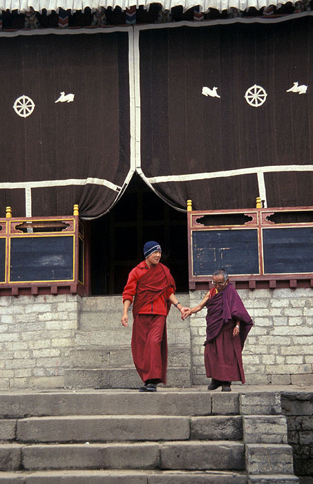 Monks at the front steps of the Tengboche Monastery 
<br>
Photo: Robert Downie - 2004 (EOS 300)