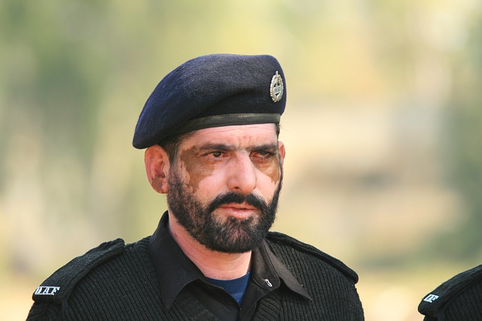 Security for the delegation - Faisalabad
<br>
Photo: Robert Downie - Feb 2007 (EOS 400D)