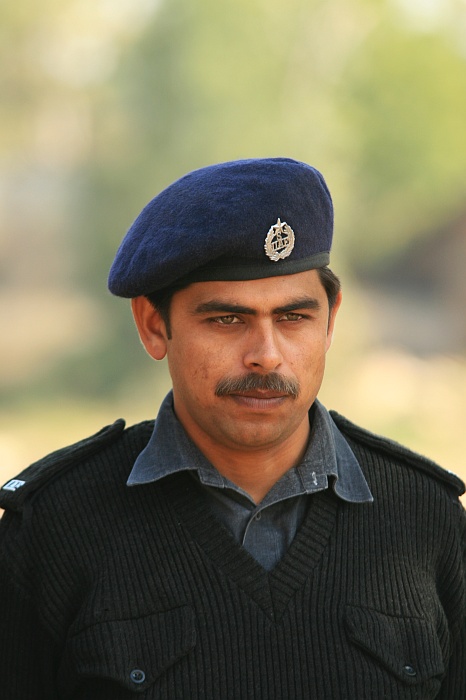 Security for the delegation - Faisalabad
<br>
Photo: Robert Downie - Feb 2007 (EOS 400D)