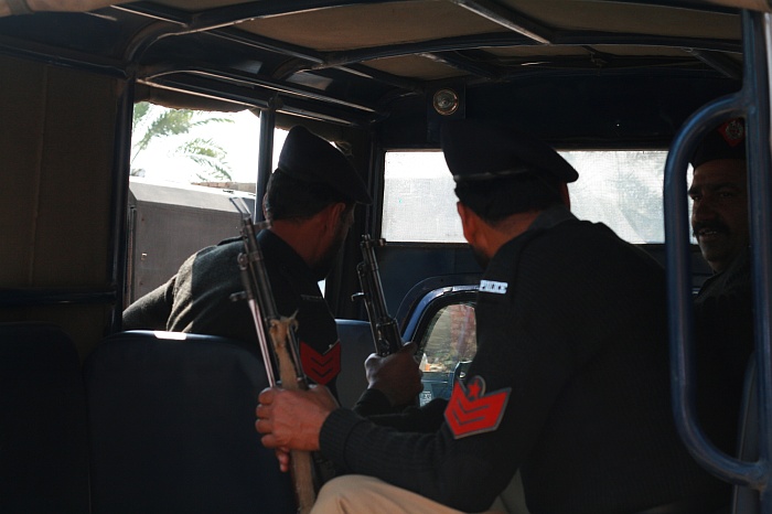 Security for the delegation - Faisalabad
<br>
Photo: Robert Downie - Feb 2007 (EOS 400D)