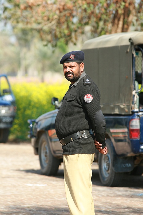 Security for the delegation - Faisalabad
<br>
Photo: Robert Downie - Feb 2007 (EOS 400D)