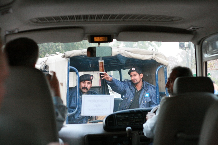 Security escort into Lahore from Faisalabad
<br>
Photo: Robert Downie - Feb 2007 (EOS 400D)