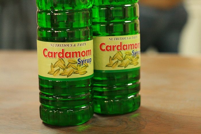 Liquid Cardamon Cordial ?  hmm... 
<br>
University of Faisalabad - Functional Foods
<br>
Photo: Robert Downie - Feb 2007 (EOS 400D)