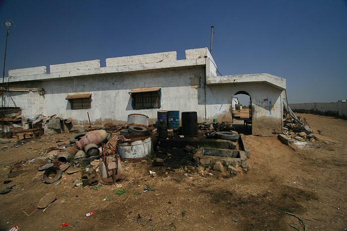 Living Quarters - Cattle Colony - Karachi
<br>
Photo: Robert Downie - Feb 2007 (EOS 400D)