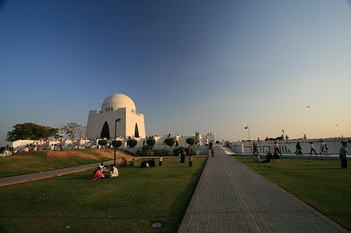 The Mausoleum of Quaid-i-Azam - Karachi
<br>
Monument to Pakistan's founder Mohamed Ali Jinnah.
<br>
Photo: Robert Downie - Feb 2007 (EOS 400D)