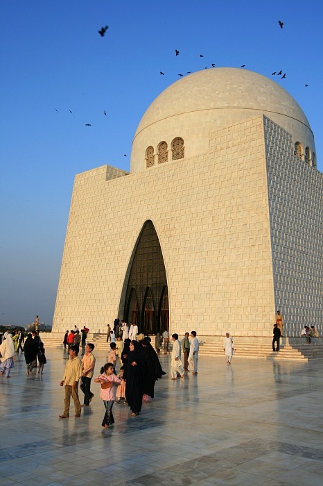 The Mausoleum of Quaid-i-Azam - Karachi
<br>
Monument to Pakistan's founder Mohamed Ali Jinnah.
<br>
Photo: Robert Downie - Feb 2007 (EOS 400D)
