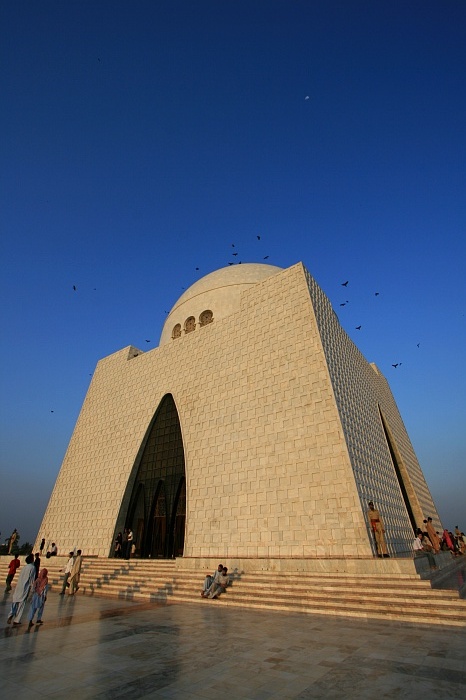 The Mausoleum of Quaid-i-Azam - Karachi
<br>
Monument to Pakistan's founder Mohamed Ali Jinnah.
<br>
Photo: Robert Downie - Feb 2007 (EOS 400D)