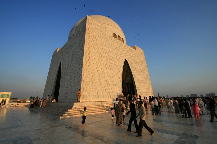 The Mausoleum of Quaid-i-Azam - Karachi
<br>
Monument to Pakistan's founder Mohamed Ali Jinnah.
<br>
Photo: Robert Downie - Feb 2007 (EOS 400D)