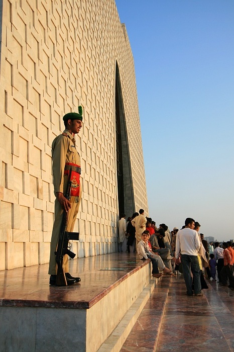 Guard at the Mausoleum of Quaid-i-Azam - Karachi
<br>
Monument to Pakistan's founder Mohamed Ali Jinnah.
<br>
Photo: Robert Downie - Feb 2007 (EOS 400D)