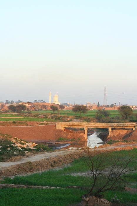 Outskits of Lahore
<br>
Photo: Robert Downie - Feb 2007 (EOS 400D)