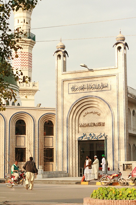 Mosque - Lahore 
<br>
Photo: Robert Downie - Feb 2007 (EOS 400D)