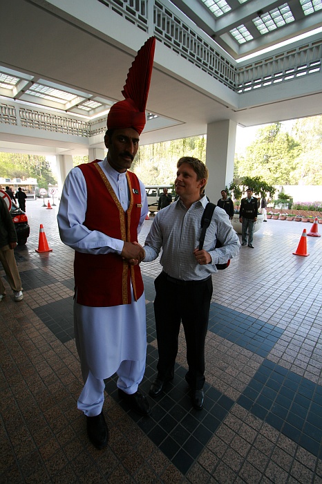 James and Baboo - Lahore 
<br>
Photo: Robert Downie - Feb 2007 (EOS 400D)