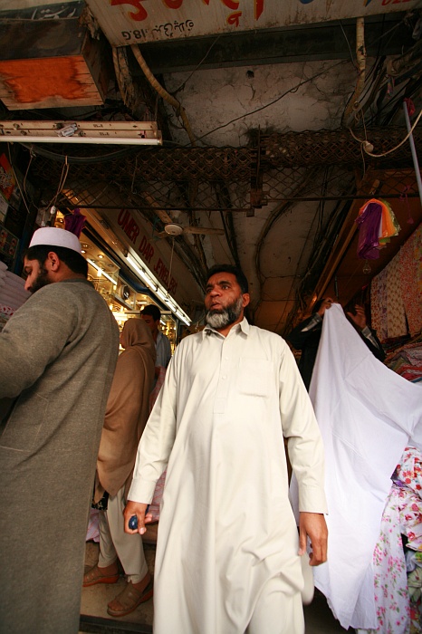 Markets - Lahore 
<br>
Photo: Robert Downie - Feb 2007 (EOS 400D)
