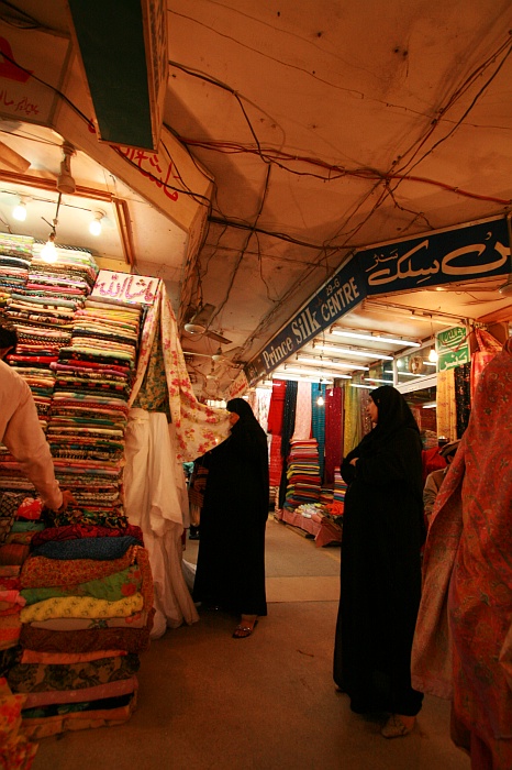 Markets - Lahore 
<br>
Photo: Robert Downie - Feb 2007 (EOS 400D)