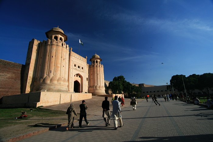 The front gate of the Lahore Fort or Shahi Qila 
<br>
Photo: Robert Downie - Feb 2007 (EOS 400D)
