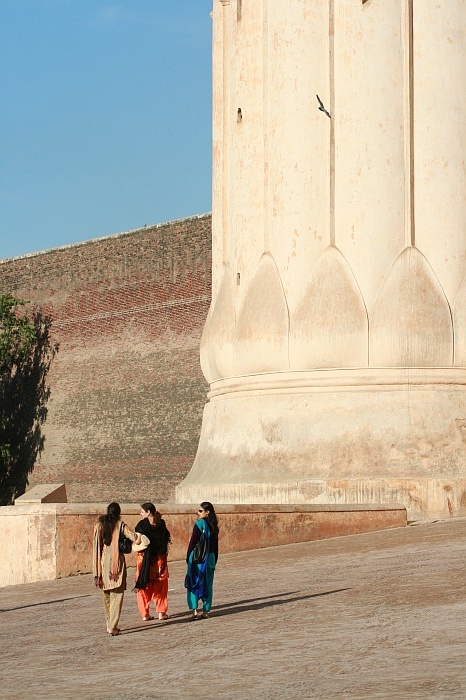 The front gate of the Lahore Fort or Shahi Qila 
<br>
Photo: Robert Downie - Feb 2007 (EOS 400D)