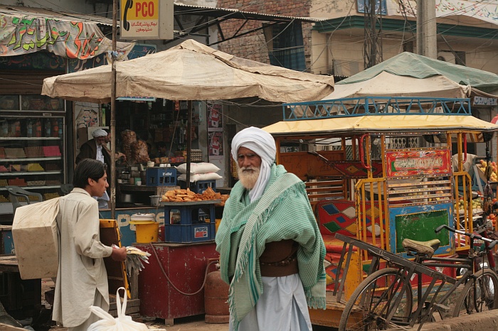 Village Life around Okara 
<br>
Photo: Robert Downie - Feb 2007 (EOS 400D)