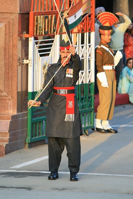 Indian guards and Pakistani rangers  - Wagah Border
<br>
Photo: Robert Downie - Feb 2007 (EOS 400D)