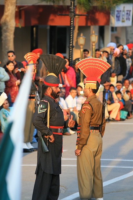 Thumbs up - Indian guards and Pakistani ranger - Wagah Border
<br>
Photo: Robert Downie - Feb 2007 (EOS 400D)