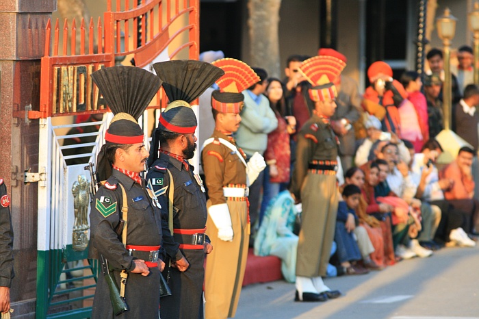 Indian guards and Pakistani rangers - Wagah Border
<br>
Photo: Robert Downie - Feb 2007 (EOS 400D)