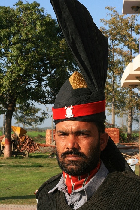 Ranger psyches up for the amazing flag lowering ceremony ? Wagah Border
<br>
Photo: Robert Downie - Feb 2007 (EOS 400D)