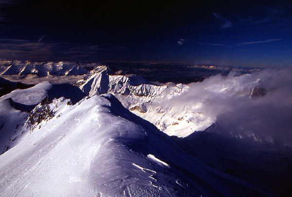 The view from the Shilthorn (2971m) 
<br>
Photo: Robert Downie - January 2002 (EOS 300) 
