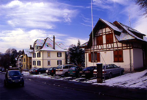 Traditional Swiss houses - D�bendorf
<br>
Photo: Robert Downie - December 2001 (EOS 300